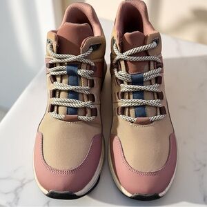 NWT Collection By Clark’s Women’s Taupe Combination Fashion Boot Size‎ 9.5(8.5)